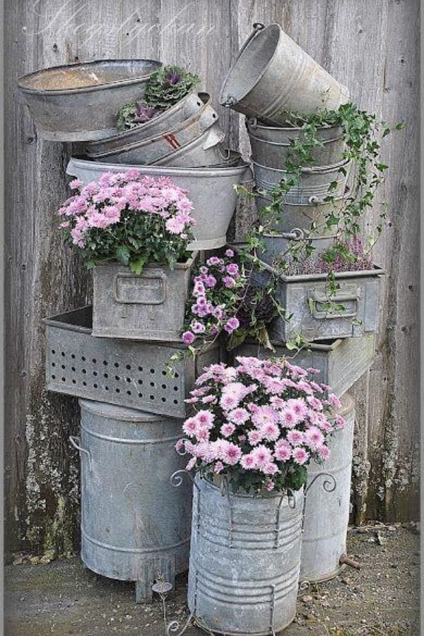 Vintage-Garden-Decor.jpg